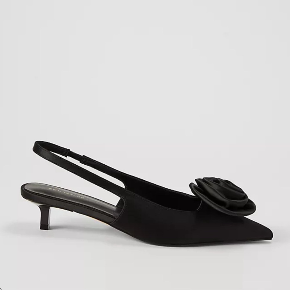 NWT Ann Taylor Pointy Toe Rosette Satin Slingback